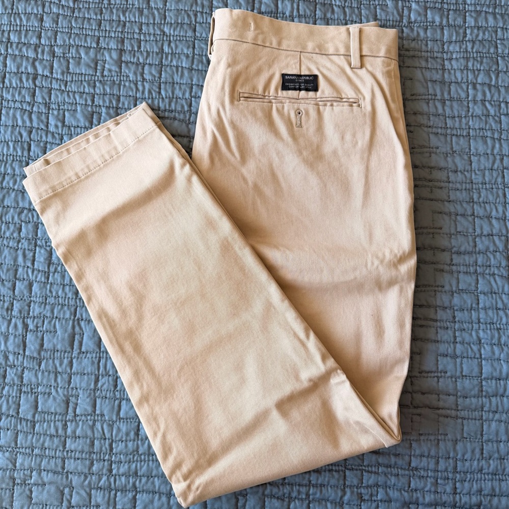 Banana Republic athletic tapered chino